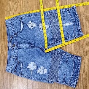 BUCKLE BLACK 32x11.5 MEN TEEN MOTO DISTROYED BLEECH ACID WASH VINTAGE SHORTS